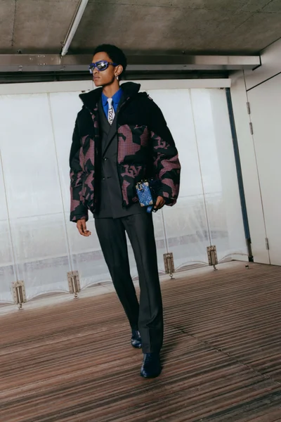 Look 25